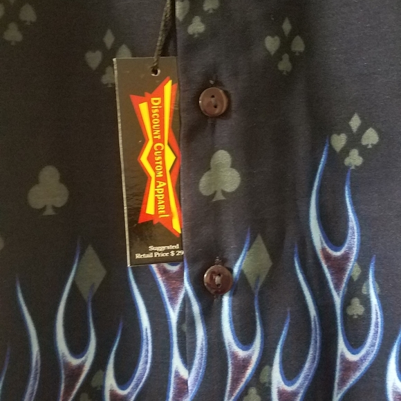 NEW Awesome button down kids top. Las Vegas themed - Picture 4 of 8